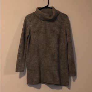 oversized turtleneck